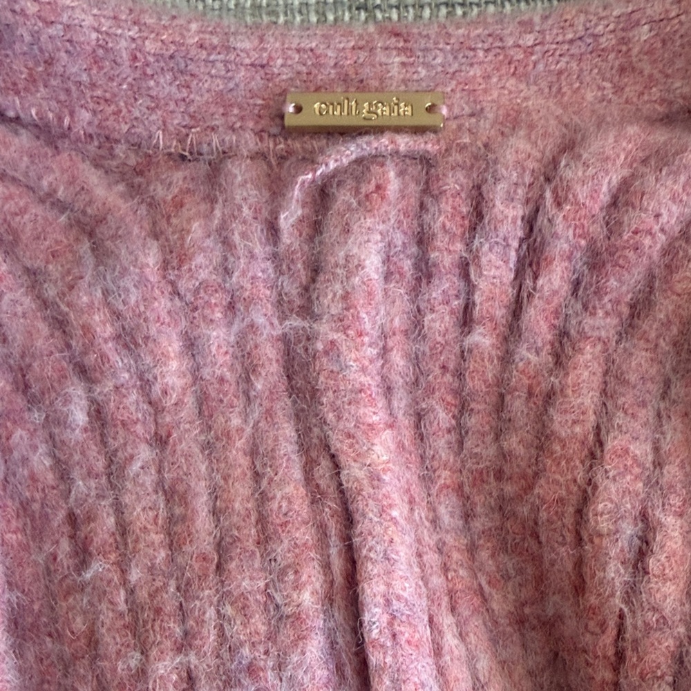 Cult Gaia  Blush Ribbed Knit Sweater